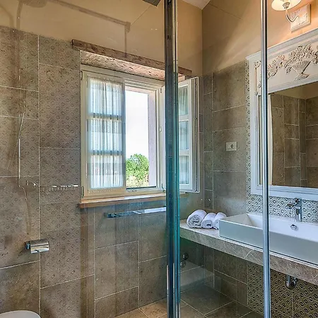 Nevia بيت للعطل Ladici