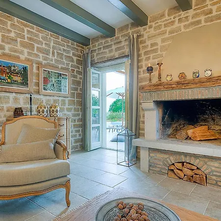 Nevia بيت للعطل *