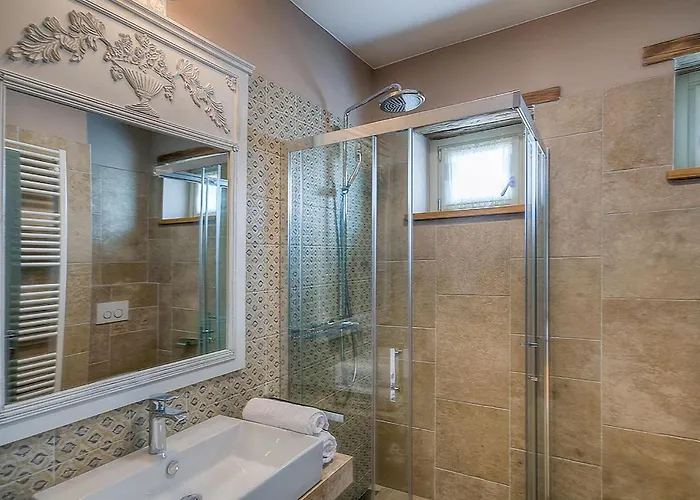 Holiday home Nevia Ladici