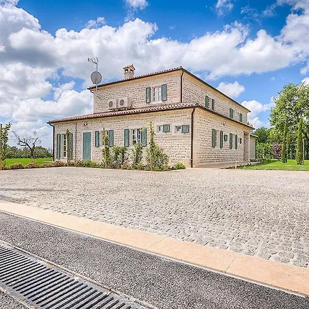 Nevia Сasa de vacaciones Ladici