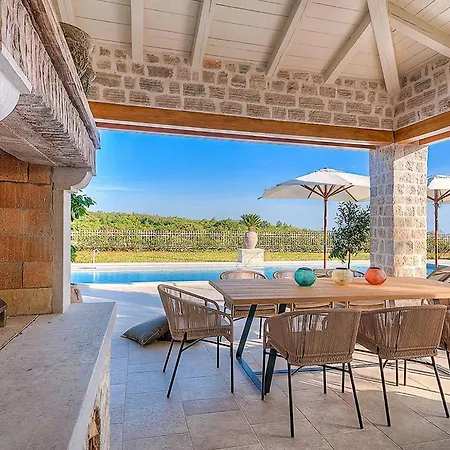 Nevia Casa de Férias